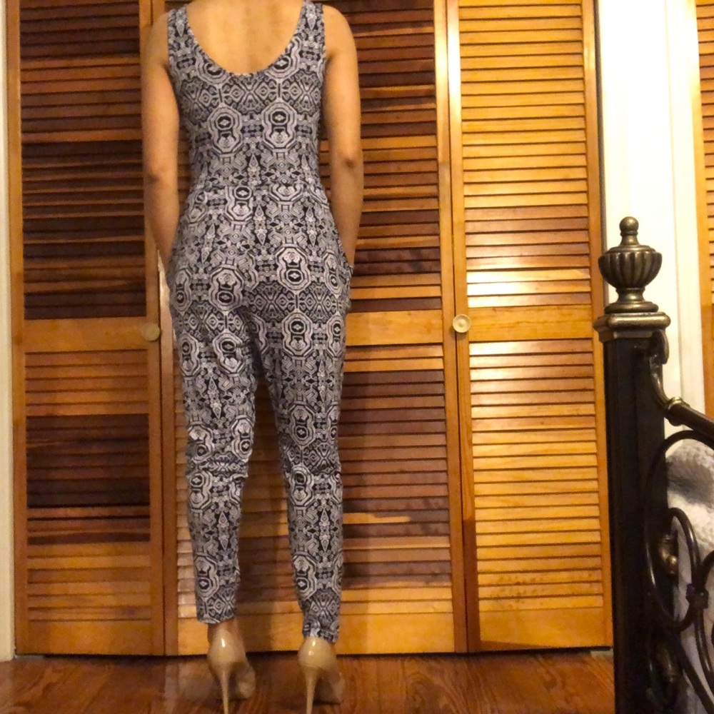 Jumpsuit - Picture 5 of 6